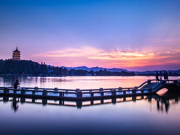 16 Days China Highlight Tour - Beijing, Xi'an, Chengdu, Guilin, Hangzhou, Suzhou, Shanghai