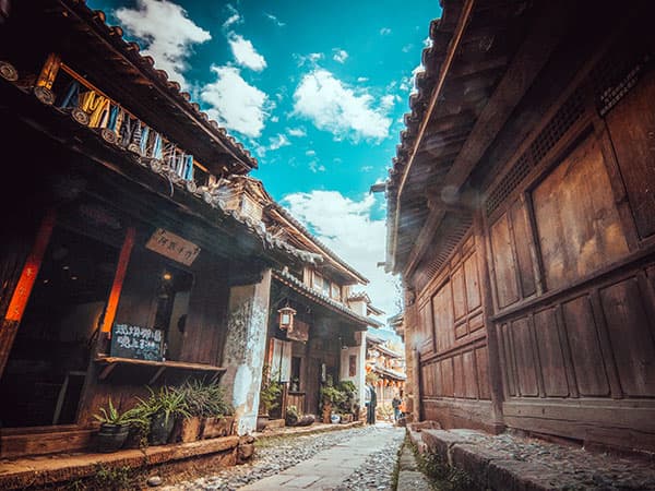 9 Days Yunnan Ancient Town Tour - Kunming, Dali, Nuodeng Ancient Village, Shaxi Ancient Town, Shibao Mountain, Lijiang